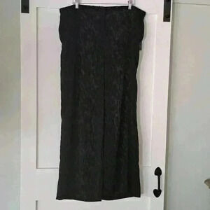 Vince Camuto Printed Hook and Bar w/button - zipper Wide Leg Pants - Size: 18W